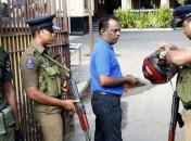 На Шри-Ланке временно заблокировали соцсети и мессенджеры