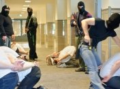 Милиция говорит, что оппозиционеры напрасно политизируют обыск