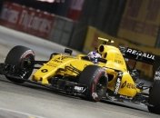 Французский автогигант "Рено" хочет значительно улучшить результаты в Формуле-1