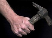 В Черкассах мужчина молотком избил водителя лимузина