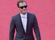 Джуд Лоу стал лицом бренда очков Vogue Eyewear