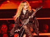 Мадонна прямо со сцены послала своих фанатов