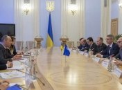 Парубий пообещал МВФ принять закон об Антикоррупционном суде до мая