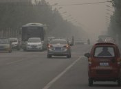 Китай до сих пор парализован смогом 