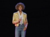 Голограмма Уитни Хьюстон в Британии дала первый сольный концерт (Видео)