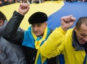 Часть митингующих покидает Киевсовет и идет на Майдан