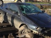 Водитель оставил разбитое авто с польскими номерами на железнодорожном пути