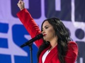 Голливудские звезды выразили слова поддержки Деми Ловато 