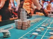 Греція з понеділка відновить роботу казино, літніх таборів та концертів