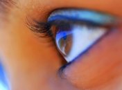 Как ухаживать за кожей вокруг глаз