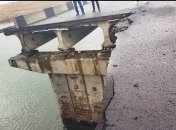 Разрушенный мост на Арабатскую стрелку на Херсонщине