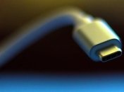 Почему переход на универсальное зарядное устройство "задушит инновации"?