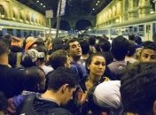 В Венгрии закрыли столичный вокзал из-за большого наплыва беженцев
