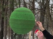 Парень год клеил шар из 42 000 спичек, чтобы в итоге поджечь его (Фото)