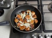 Мясо с луком