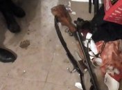 Не хотел в больницу: неадекватный мужчина из ружья стрелял по медикам и полиции