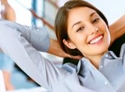 Йога на работе: как сделать невидимую зарядку