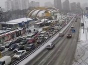 Снежный коллапс в Киеве: Кличко вновь призывает не садиться за руль 