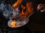 Это средство уберет со сковороды даже вековой нагар