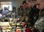 В Минобороны опровергают, что снизили нормы питания в армии 