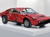 Ferrari попадает в аварию и становится дороже