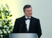 Янукович поздравил президентский оркестр и губернатора Австралии