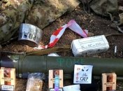 На Донбассе найдены боеприпасы и сухпайки из РФ