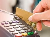 НБУ: количество безналичных платежей в Украине выросло на четверть