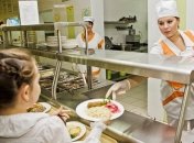 Стала известна причина отравления детей в школьной столовой