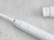 Meizu представила электрическую зубную щетку Sonic за $42 (Фото)