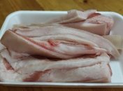 Что делать со шкурками от сала