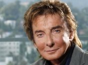 Барри Манилоу отменяет концерты из-за осложнений после операции