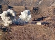 В Карабахе подорвали воинскую часть: появилось видео, как армянские военные уходят из Кельбаджарского района