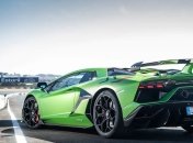 Lamborghini Aventador: компания представила первый видеотизер гоночного авто (Видео)