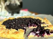 Ароматный пирог с хрустящей корочкой и сочной начинкой