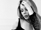 Соблазнительная Тина Кароль похвасталась акробатическими навыками