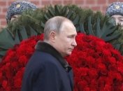 У здания СК РФ появилось "надгробие" Путину: задержан активист