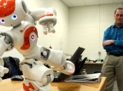 В ходе эксперимента у робота Nao появилось самосознание (Видео)