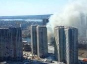 В Киеве на Осокорках вспыхнул масштабный пожар