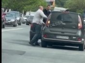 Разборки автомобилистов возле СТО в Одессе: появилось видео 