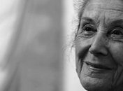 Умерла поэтесса и первый нобелевский лауреат по литературе из ЮАР