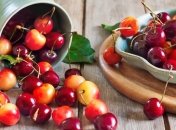 Медики рассказали о пользе и вреде черешни для здоровья человека