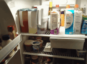 Как устранить неприятный запах в холодильнике?