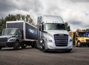 Компания Daimler показала конкурента грузовой модели Tesla Semi 