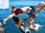 В Ялте пройдет чемпионат по прыжкам в воду в семейных трусах
