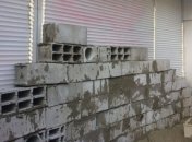 "Национальный корпус" замуровал отделение российского "Сбербанка" в Киеве