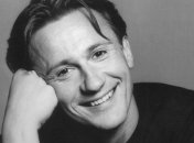 Пенсионерка переписала свою квартиру на знаменитого актера