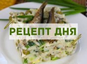 Рецепт дня: Шпротный салат с рисом, огурцом, горошком и яйцами