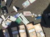 В Киеве задержали налоговика на взятке в 260 тысяч гривень