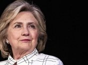 Самолет с Хиллари Клинтон на борту экстренно сел